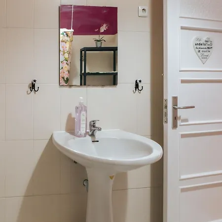 Daniela's 302 Guest house